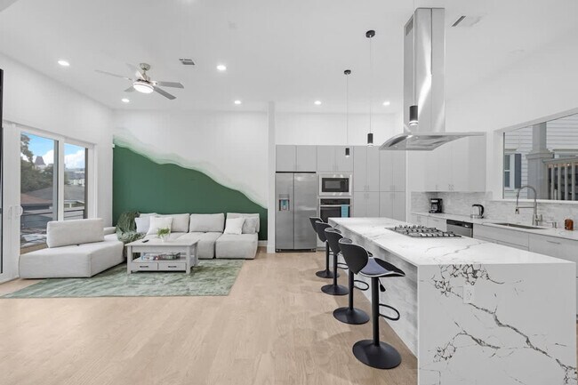 Foto del edificio - 2107 McGowen St