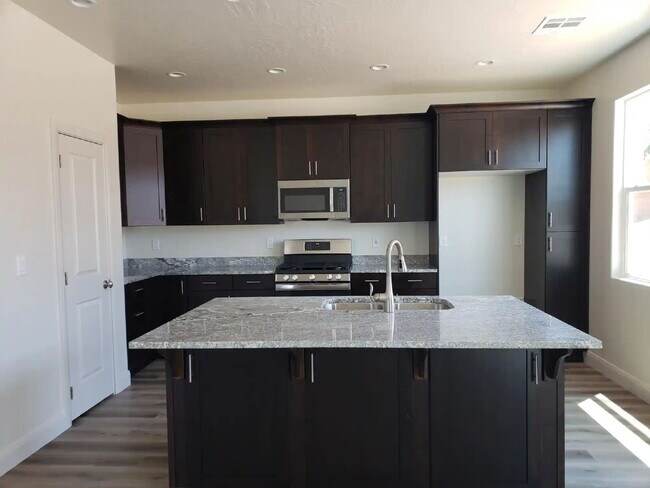 Foto del edificio - “St. George, Aspen Estates: 5 spacious bed...