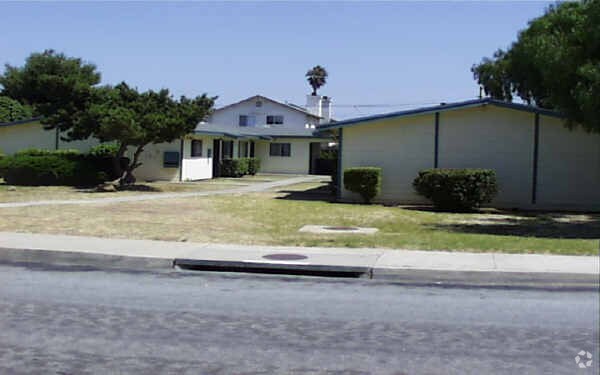 Building Photo - 707 Boulevard St
