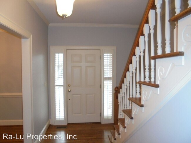 Building Photo - 5 br, 4.5 bath House - 495 Burkes Crossing Dr
