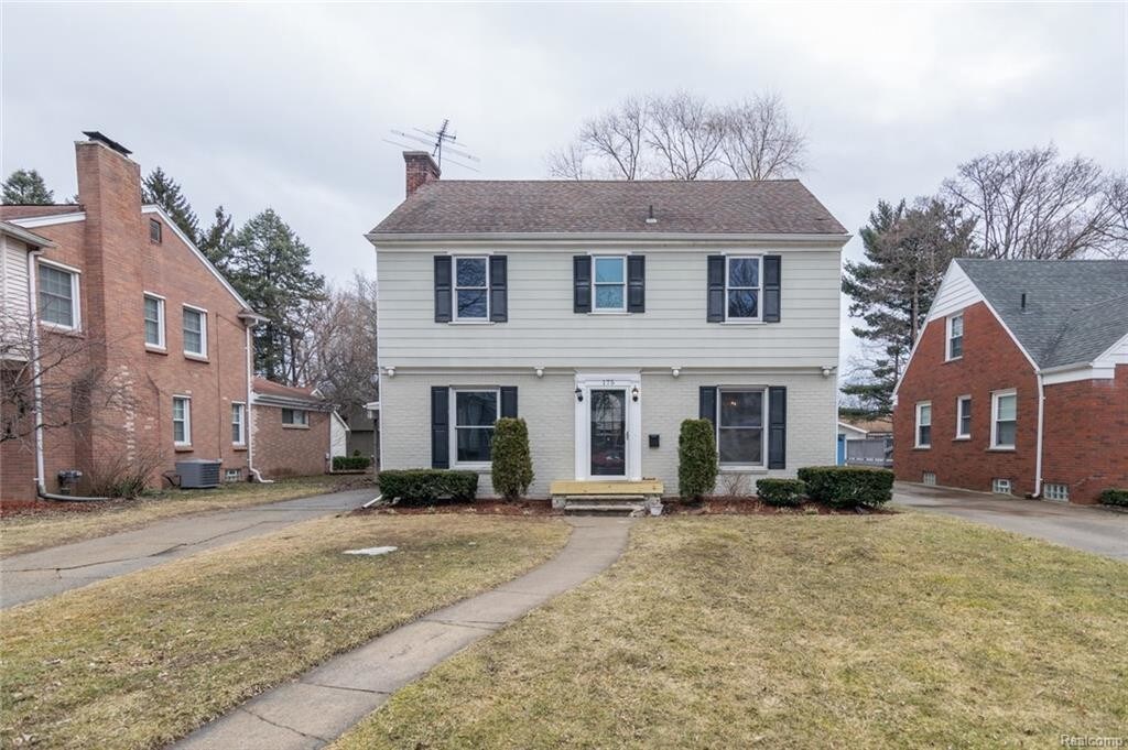 Primary Photo - 175 Beuland St