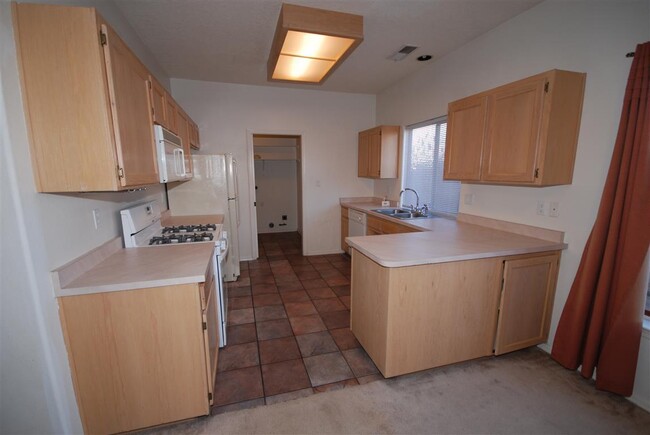 Building Photo - 2 Bedroom, 2.5 Bathroom Townhome near Wyom...