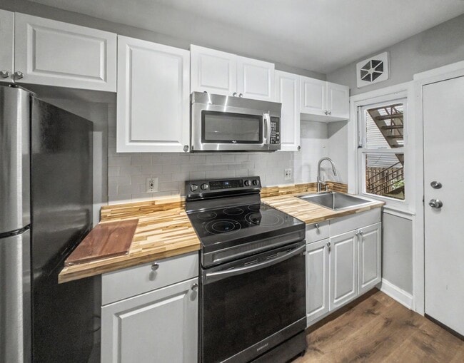 Building Photo - 3542 6th St NW