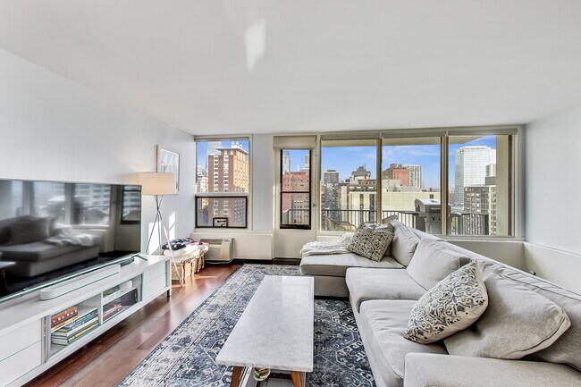Foto del edificio - 1400 N State Pkwy