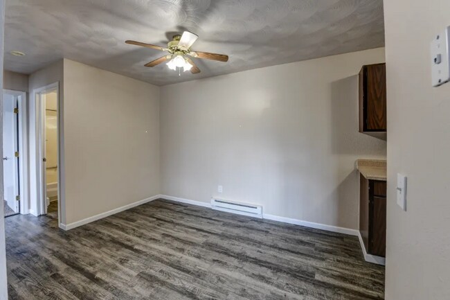 Building Photo - 1255 Oak Hill Ct
