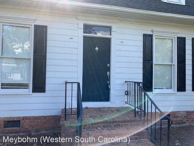 Building Photo - 3 br, 2.5 bath House - 209 Gatewood Drive