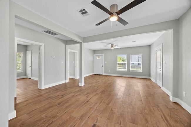 Photo - 3916 Kennon St House