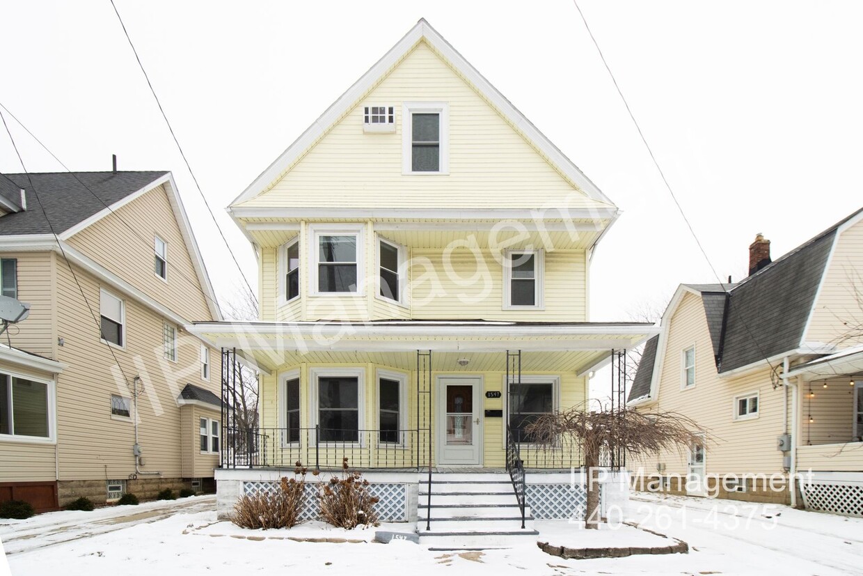 Primary Photo - Charming 4 Bedroom House in Lakewood OH is...