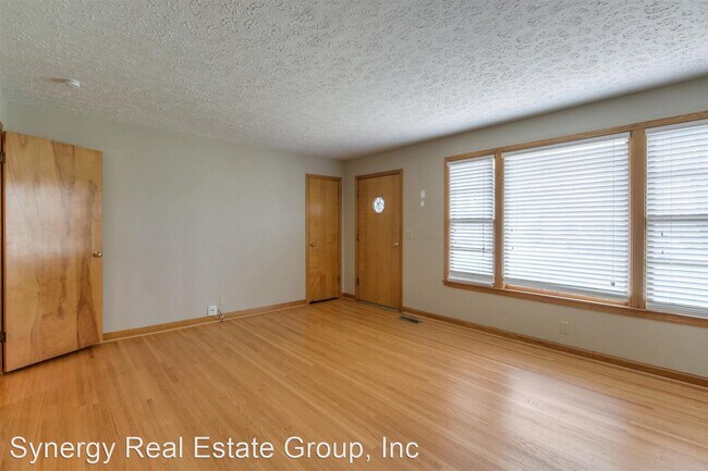 Building Photo - 2 br, 1 bath House - 2411 Chapman Drive