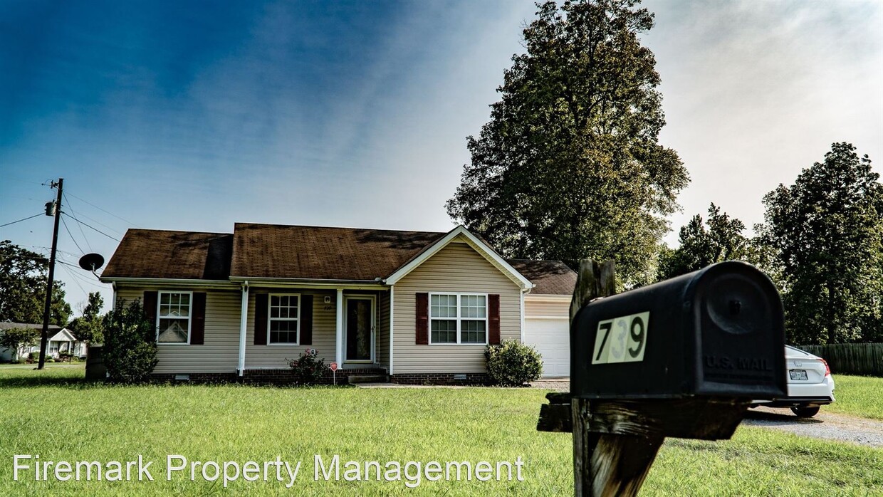 Primary Photo - 3 br, 2 bath House - 739 Eaglesham Drive