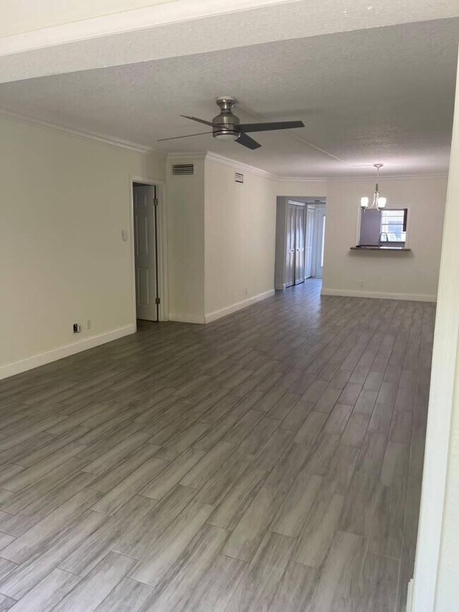 Foto del edificio - 2820 SW 22nd Ave