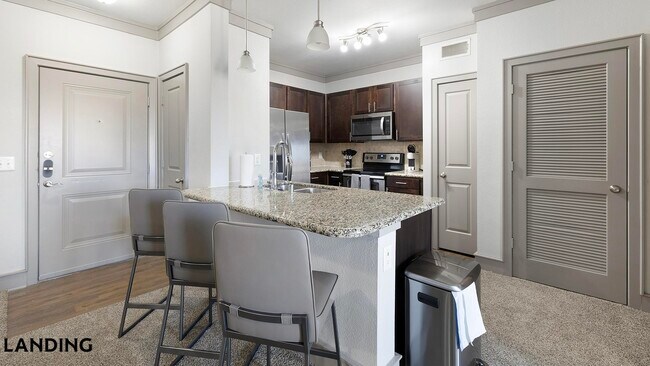 Foto del edificio - 4689 Mustang Pkwy