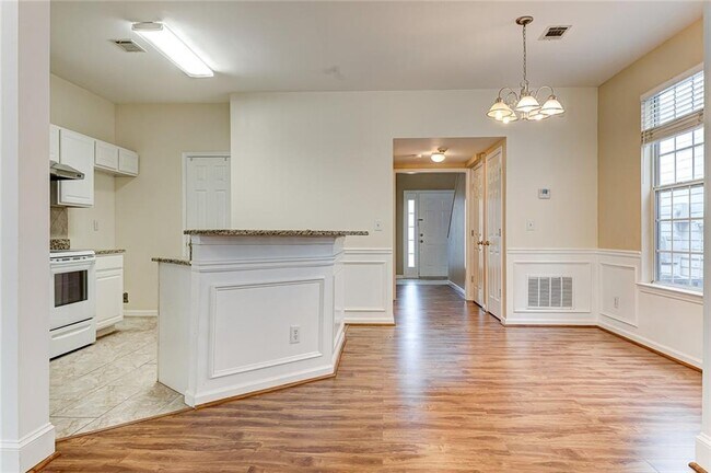Foto del edificio - 4028 Oak Glenn Dr