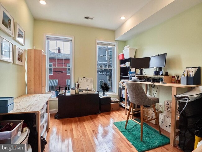 Foto del edificio - 3517 10th St NW
