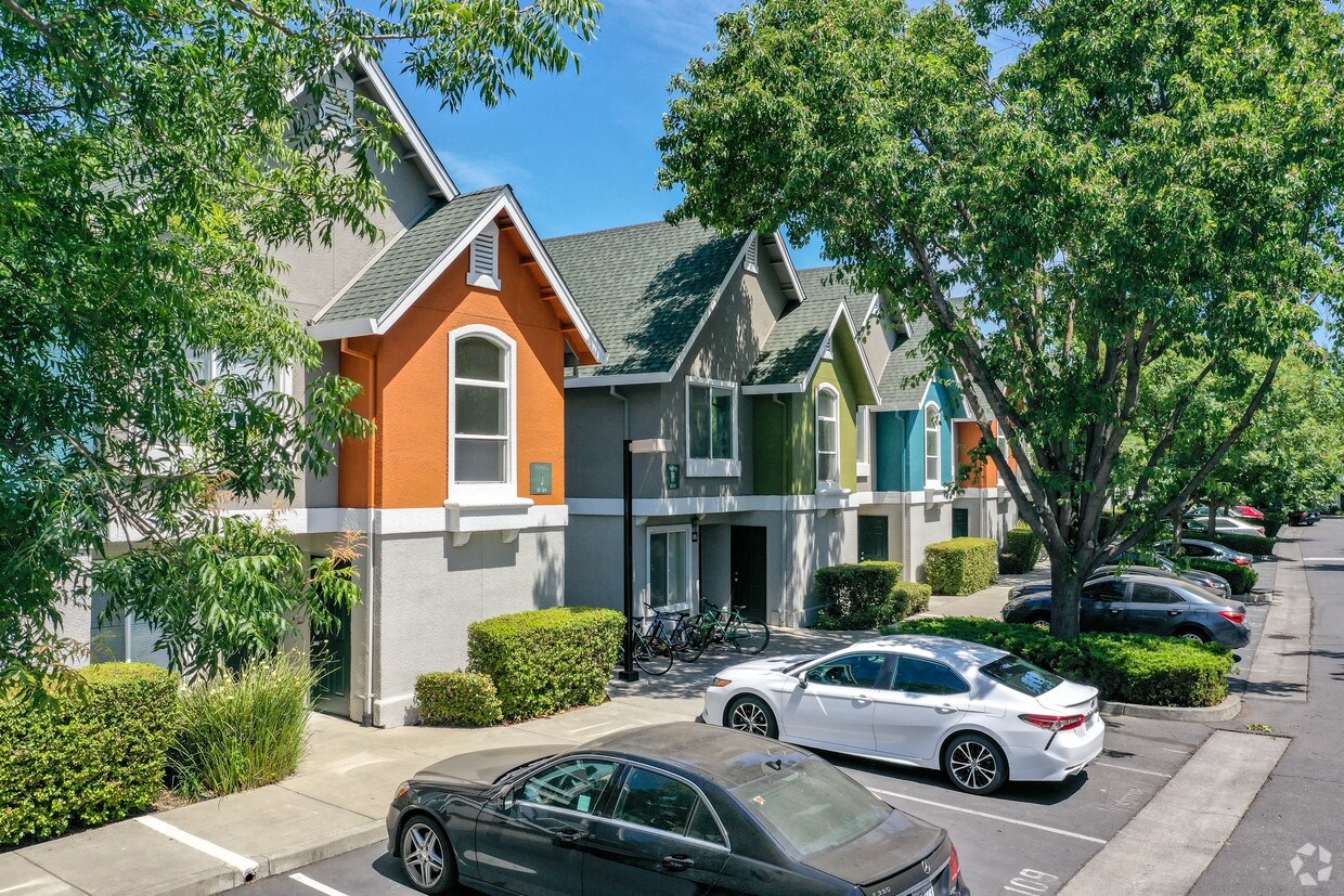 OAKSHADE COMMONS APARTMENTS Apartments in Davis, CA