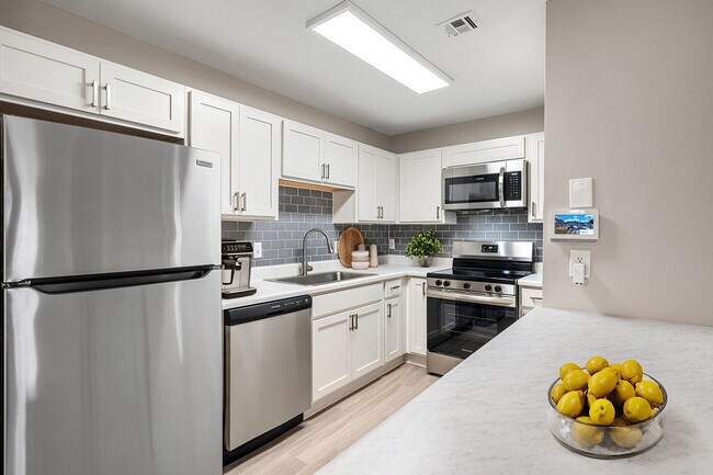 Building Photo - Avana Collins Creek