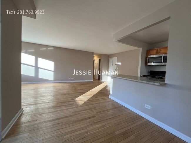 Building Photo - 310 Greenwich St