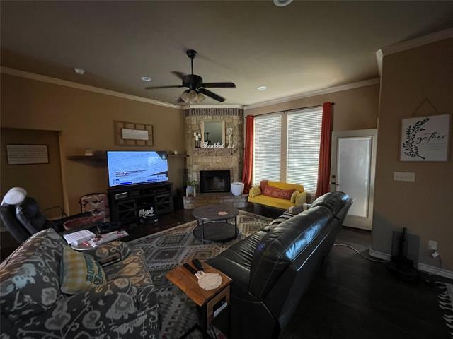 Building Photo - 1738 Sully Ct