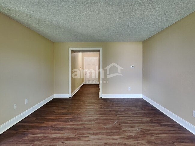 Building Photo - 368 Harts Ford Way