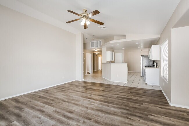 Foto del edificio - 4830 Drifting Pebble St