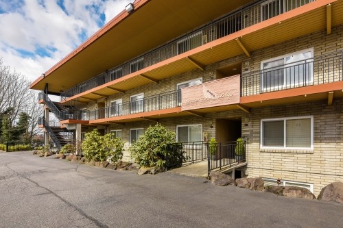 Building Photo - Water's Edge Condominiums - 2 bedrooms