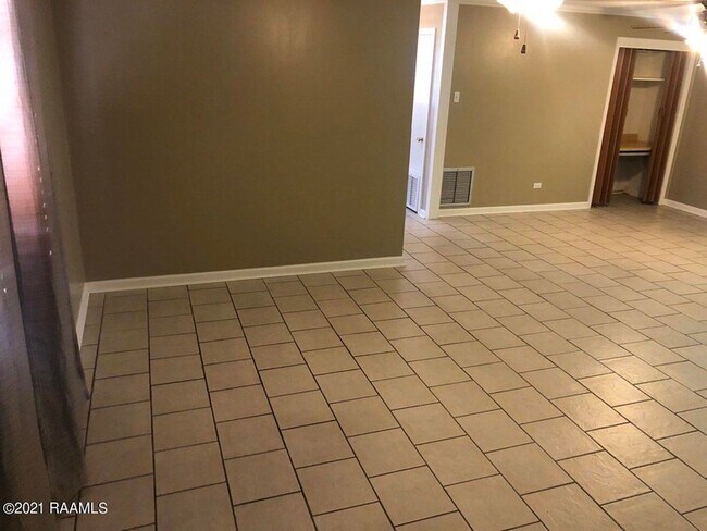 Foto del edificio - 2809 S Curtis Dr