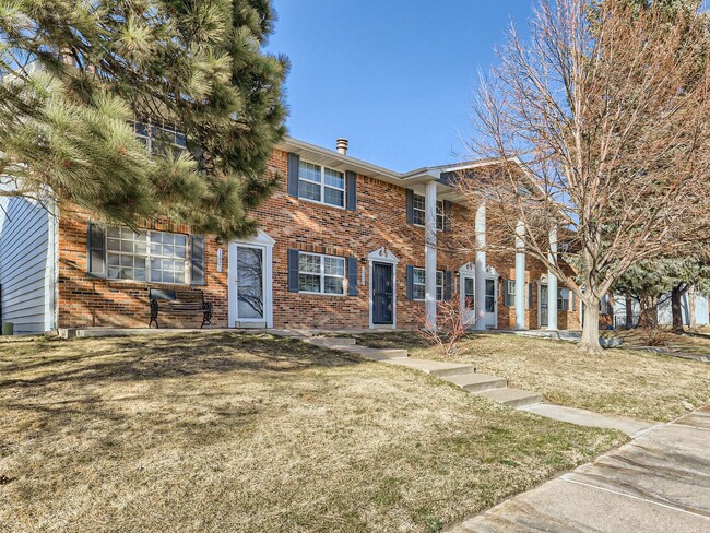 Building Photo - 13981 E Jewell Ave