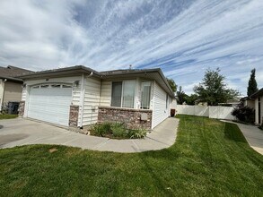 Building Photo - 212 Caleb Dr