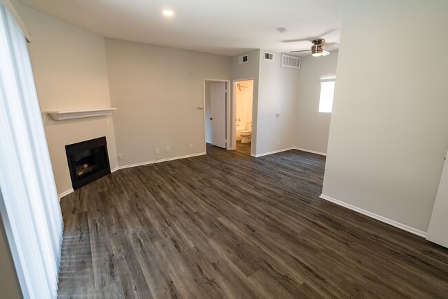 Foto del interior - 701 N Hollywood Way