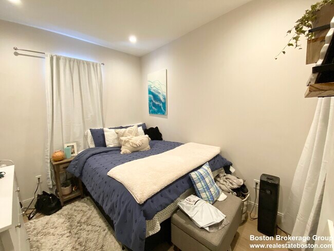 Foto del edificio - 120 Buttonwood St