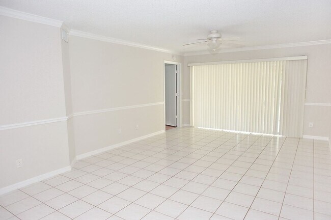 Foto del edificio - ANNUAL RENTAL - 2 Bedroom, 2 Bath Condo in...