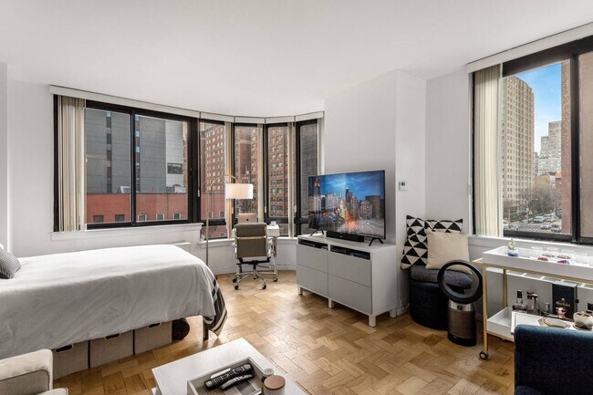 Building Photo - 455 East 86th St