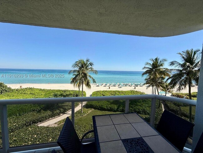 Foto del edificio - 16711 Collins Ave