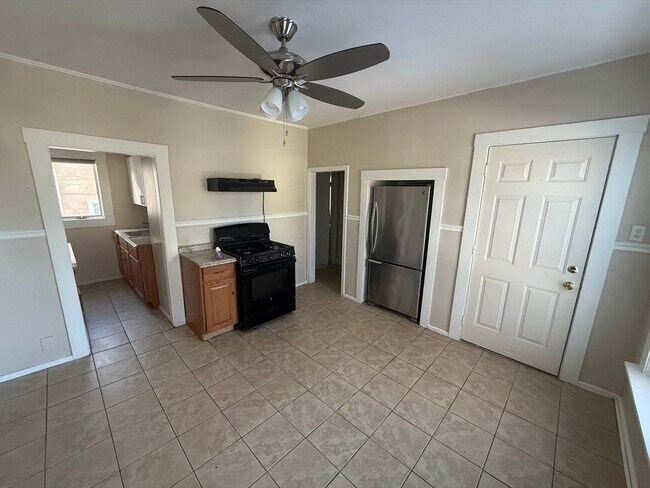 Foto del edificio - 11 New Hampshire Ave