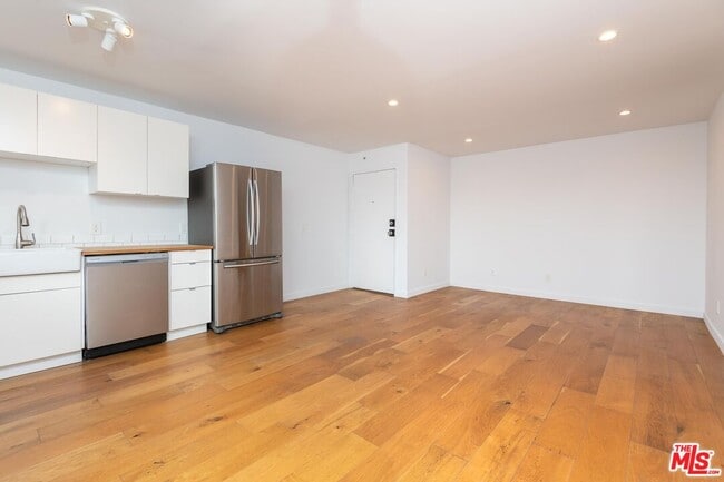 Foto del edificio - 3933 Marathon St