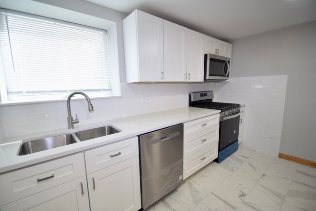 Foto del edificio - 2254 W Farragut Ave