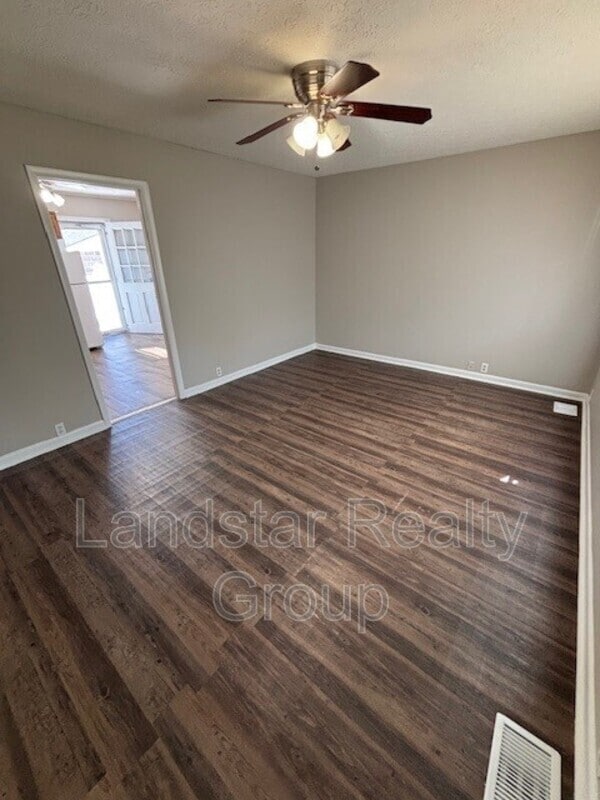 Foto del edificio - 7507 Gerald Ave