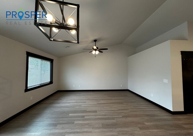 Building Photo - CA793X