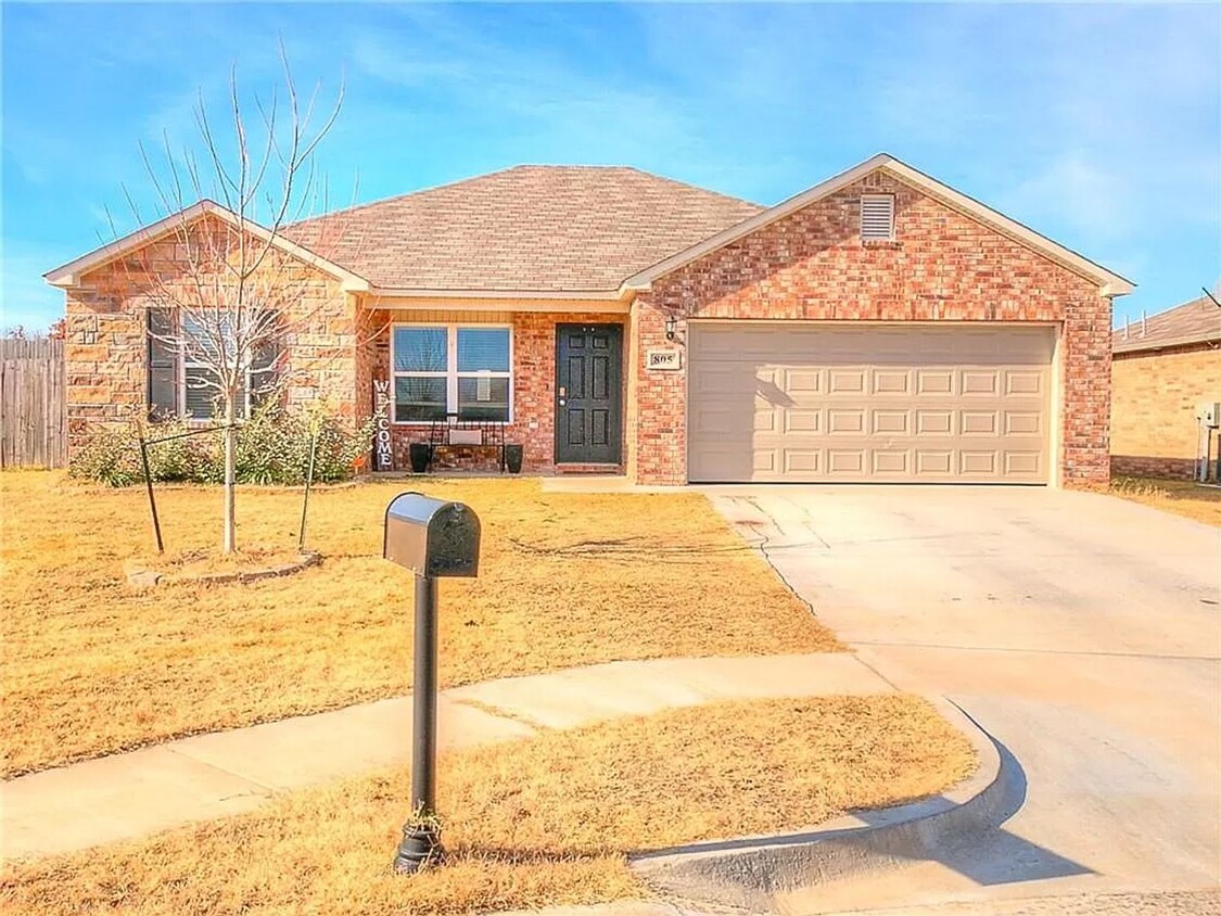 3 Bed 2 Bath with Open Floor Plan in MWC House Rental in Midwest City