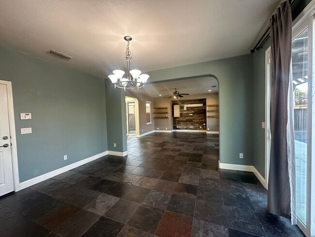 Building Photo - 1905 Addison Dr