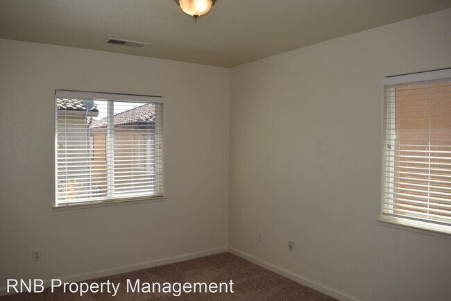Building Photo - 3 br, 2.5 bath House - 17 Seatuck Court