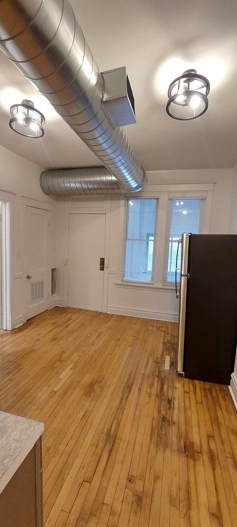 Building Photo - 4050 W Hirsch St