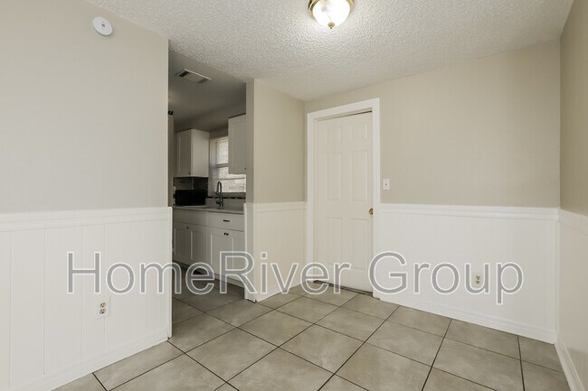 Foto del edificio - 7128 65th St N