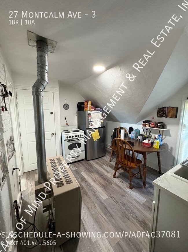 Building Photo - 27 Montcalm St