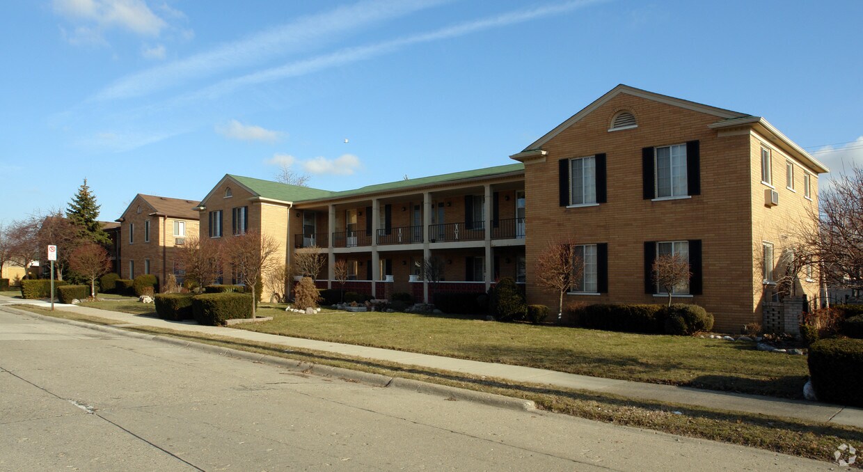 16287 Aurora Ave, Eastpointe, MI 48021 Apartments in Eastpointe, MI