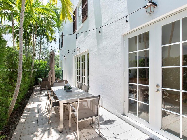 Foto del edificio - 7713 SW 54th Ct