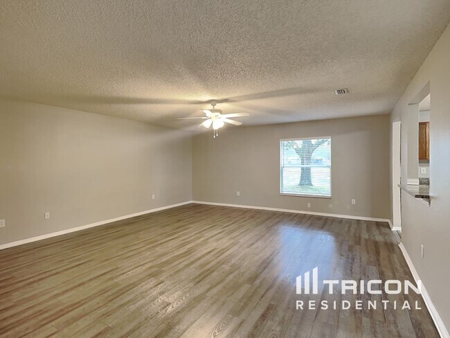 Building Photo - 13626 Vanderbilt Road Odessa FL