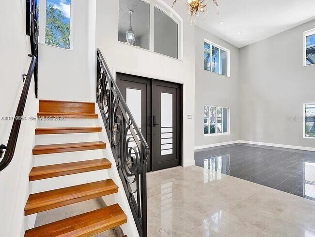 Foto del edificio - 15945 NW 82nd Ct