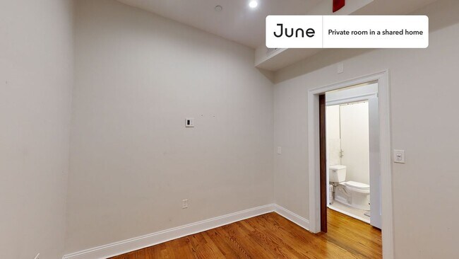 Foto del edificio - Room in Shared 3 bed/1.5 bath home