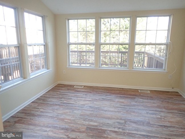 Building Photo - 925 Jessicas Ln